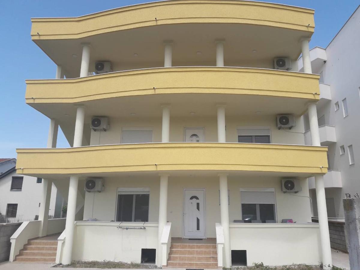 Korac Apartments 울친 외부 사진