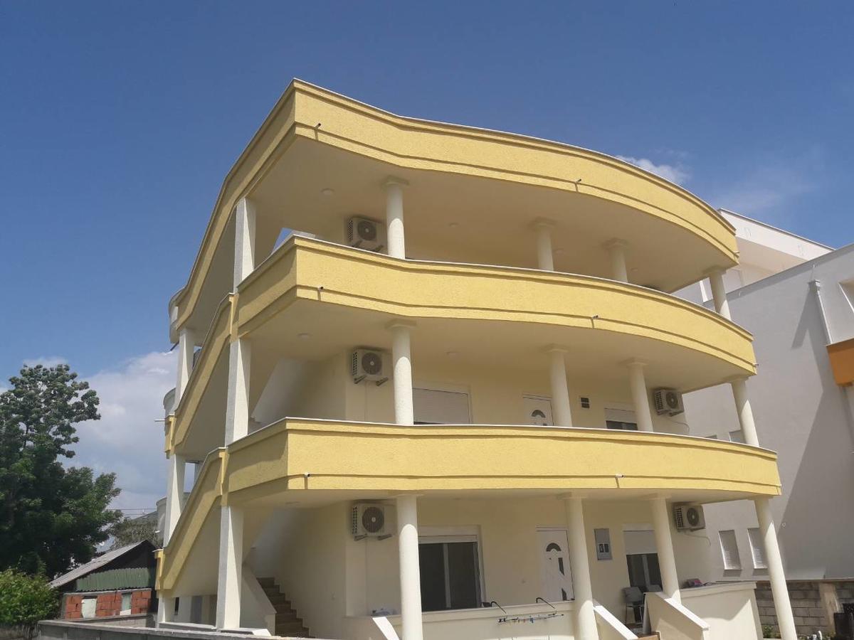 Korac Apartments 울친 외부 사진