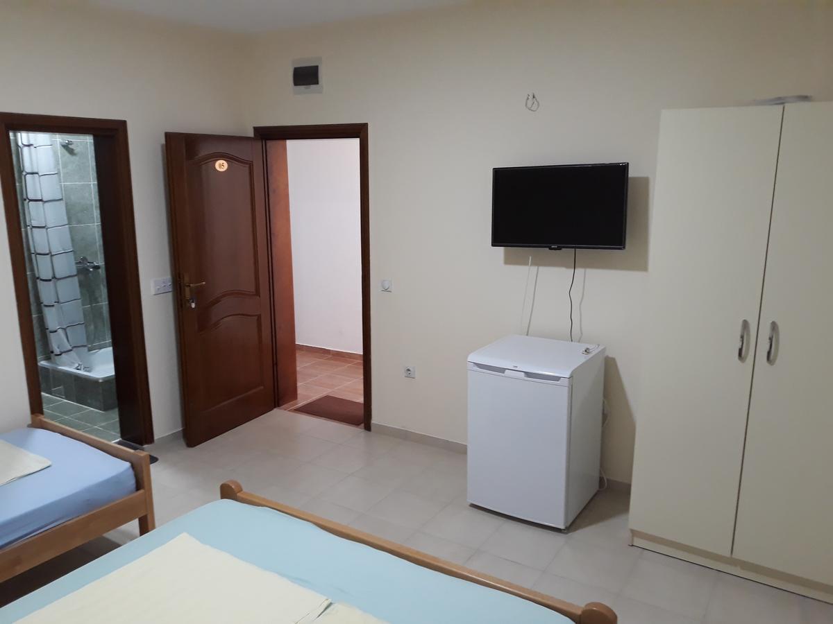Korac Apartments 울친 외부 사진