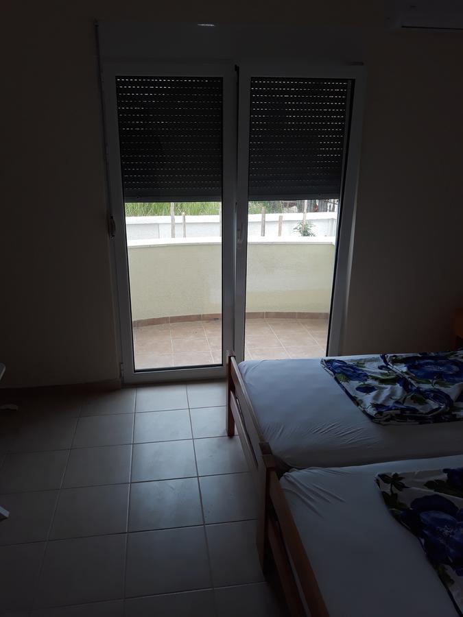 Korac Apartments 울친 외부 사진