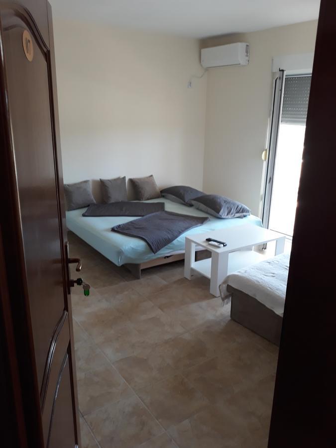 Korac Apartments 울친 외부 사진