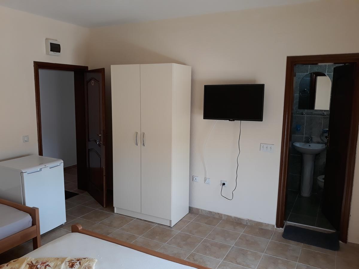 Korac Apartments 울친 외부 사진