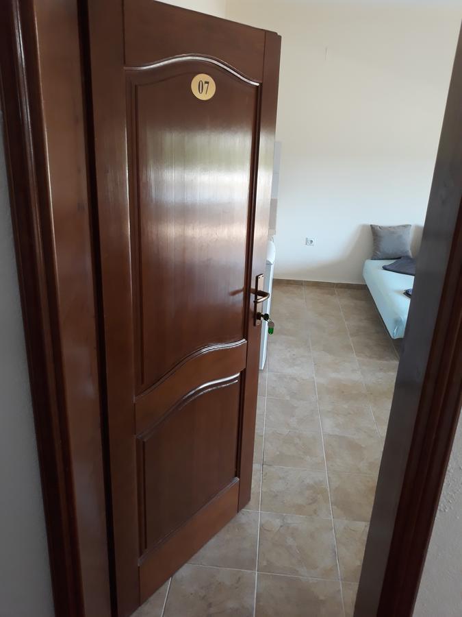 Korac Apartments 울친 외부 사진