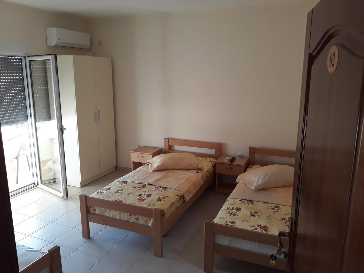 Korac Apartments 울친 외부 사진