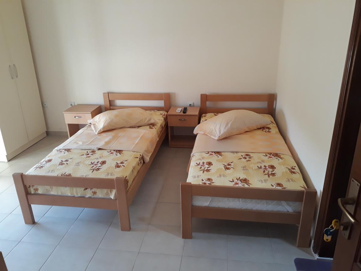 Korac Apartments 울친 외부 사진