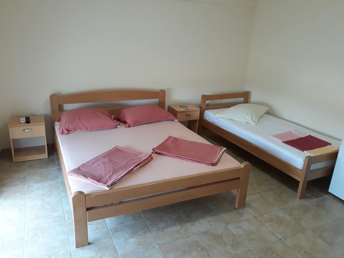 Korac Apartments 울친 외부 사진
