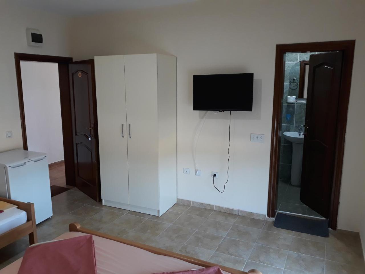Korac Apartments 울친 외부 사진